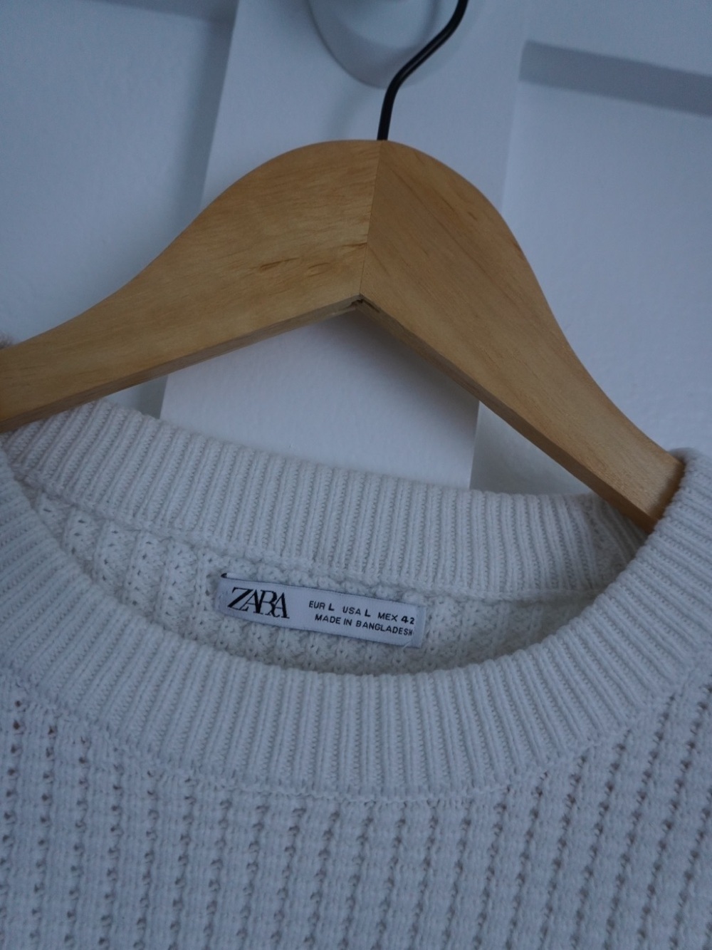 Zara White Waffle Knit Crew Neck Sweater - Picture 2 of 3
